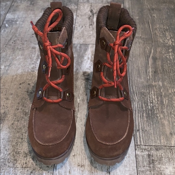 tommy hiking boots